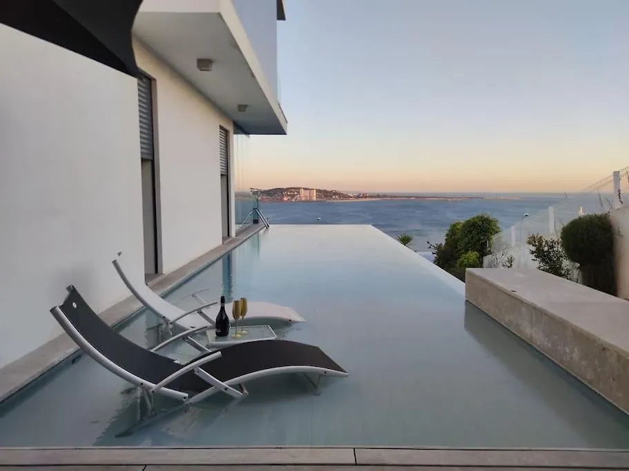 Modern Villa With Sea & River View Pool And Gym. Lisbon